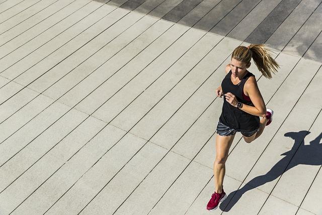 Discovering the Weight Advantage for Endurance Runners